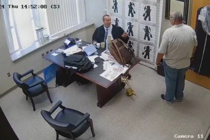 Kentucky Sheriff Shoots Judge In Cold Blood (Video)