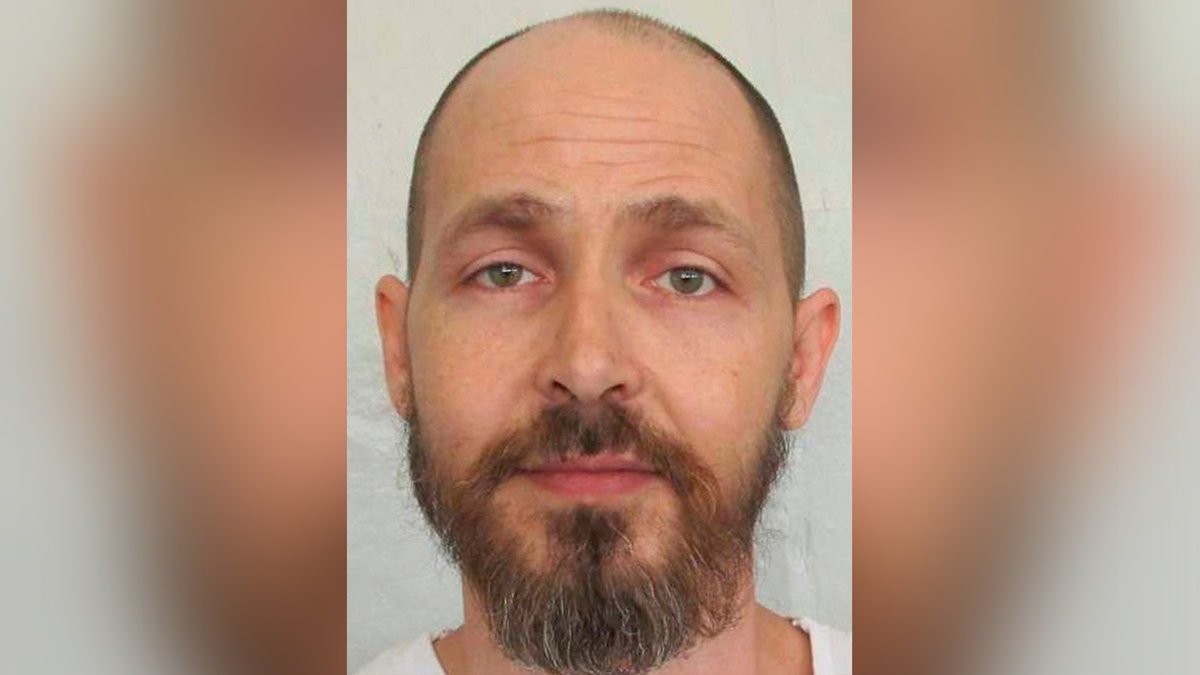 The Alabama Supreme Court authorized the execution of Carey Dale Grayson by nitrogen gas.