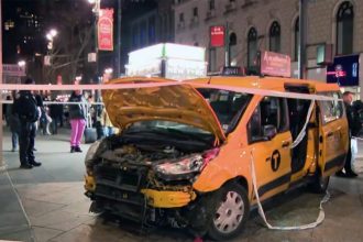 New York City taxi cab plows into group of pedestrians on Christmas Day, leaves at least 6 injured