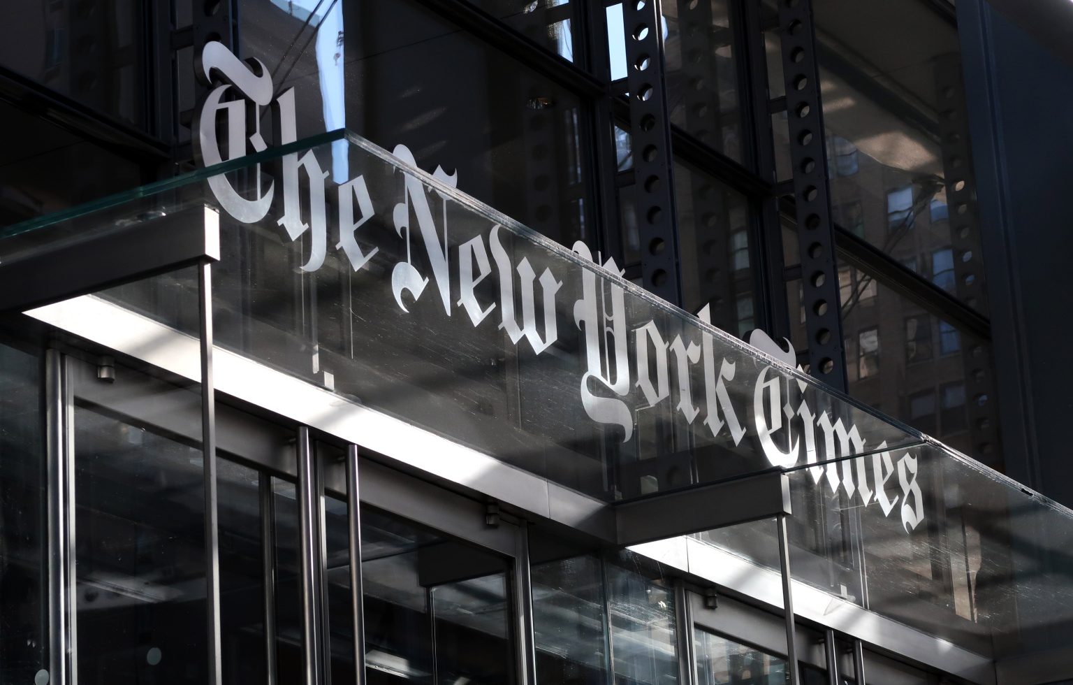 Internet roasts NYT headline about fact-checkers ruling Meta criticism of fact checks ‘false:’ ‘Beyond parody’