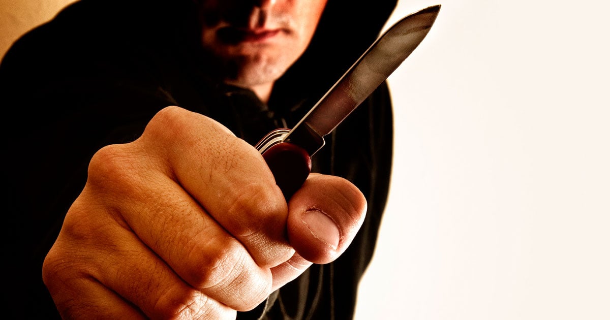 “Don’t Bring a Knife to a Gunfight”: Clerk Defends Against Armed Robber at Alabama Gas Station