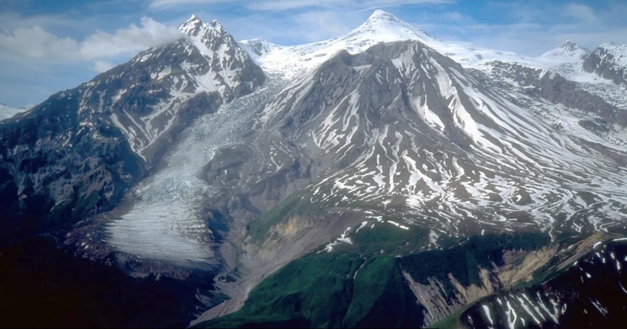 Alaska’s Mount Spurr On The Brink: Scientists Warn of Imminent Eruption Near Anchorage