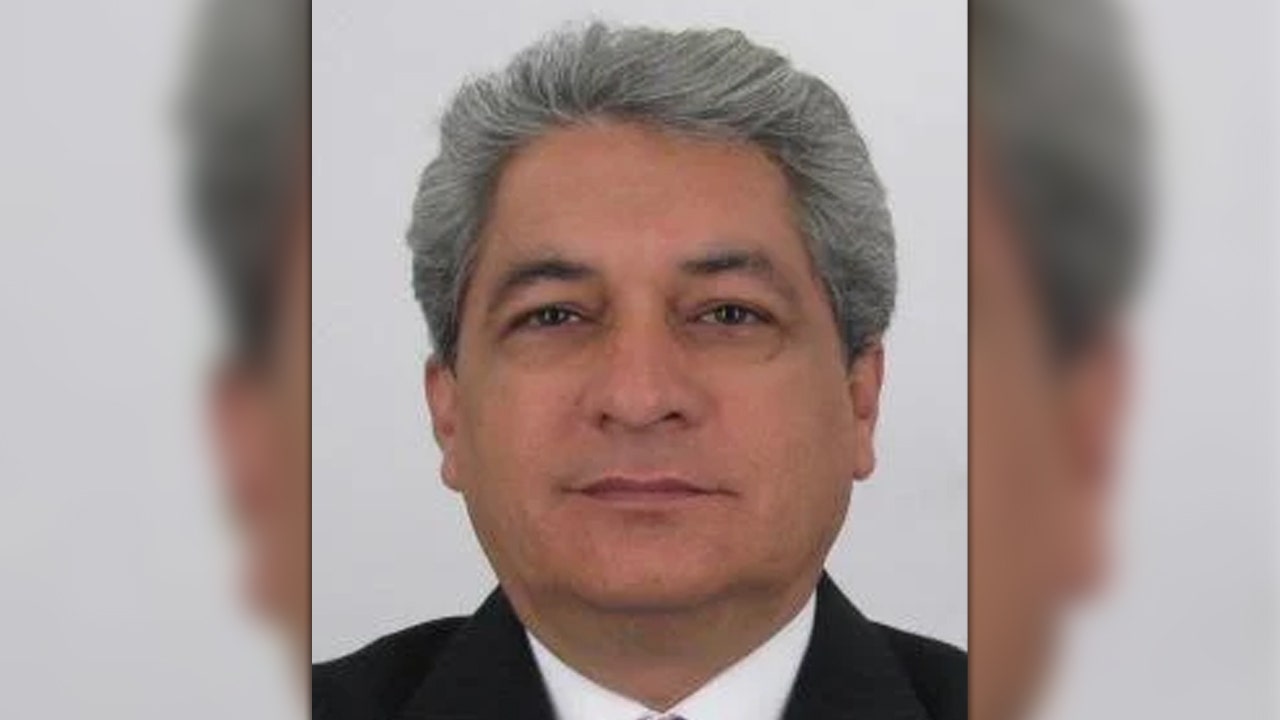 ICE deports former Mexico governor serving federal prison sentence in Illinois
