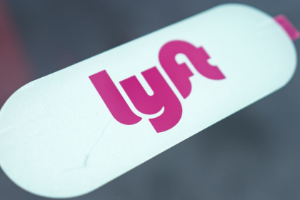 Washington Lyft driver charged after sexually assaulting teen passenger: police
