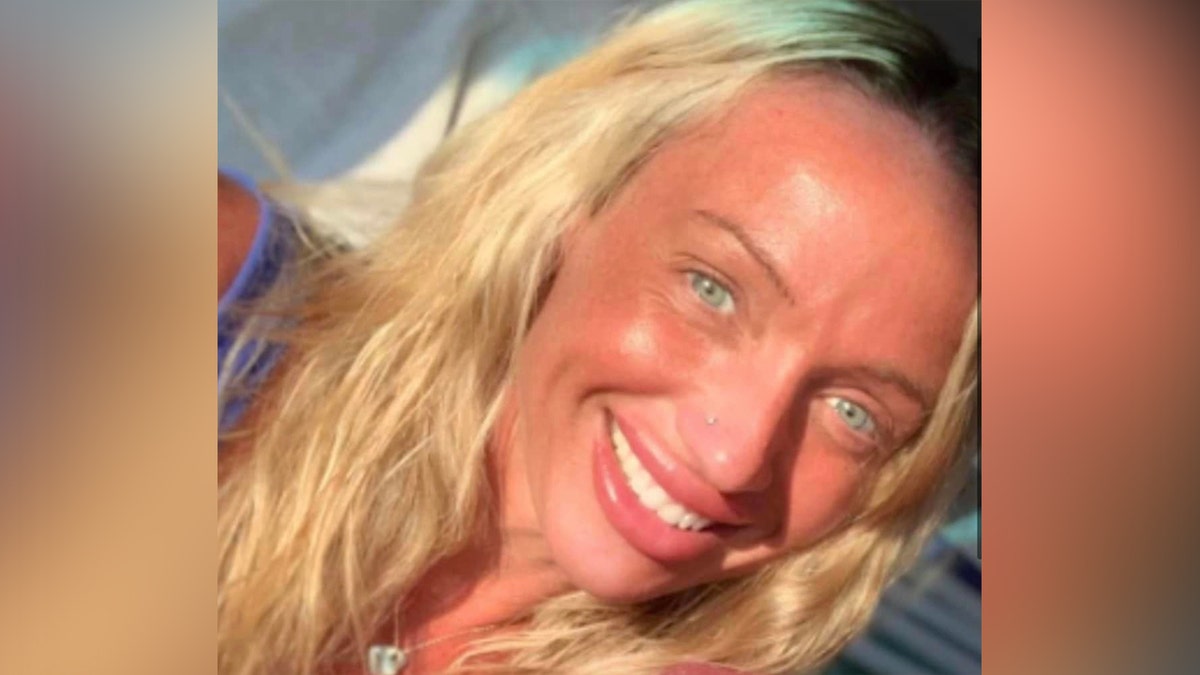 Rachel Morin selfie, blonde hair and green eyes