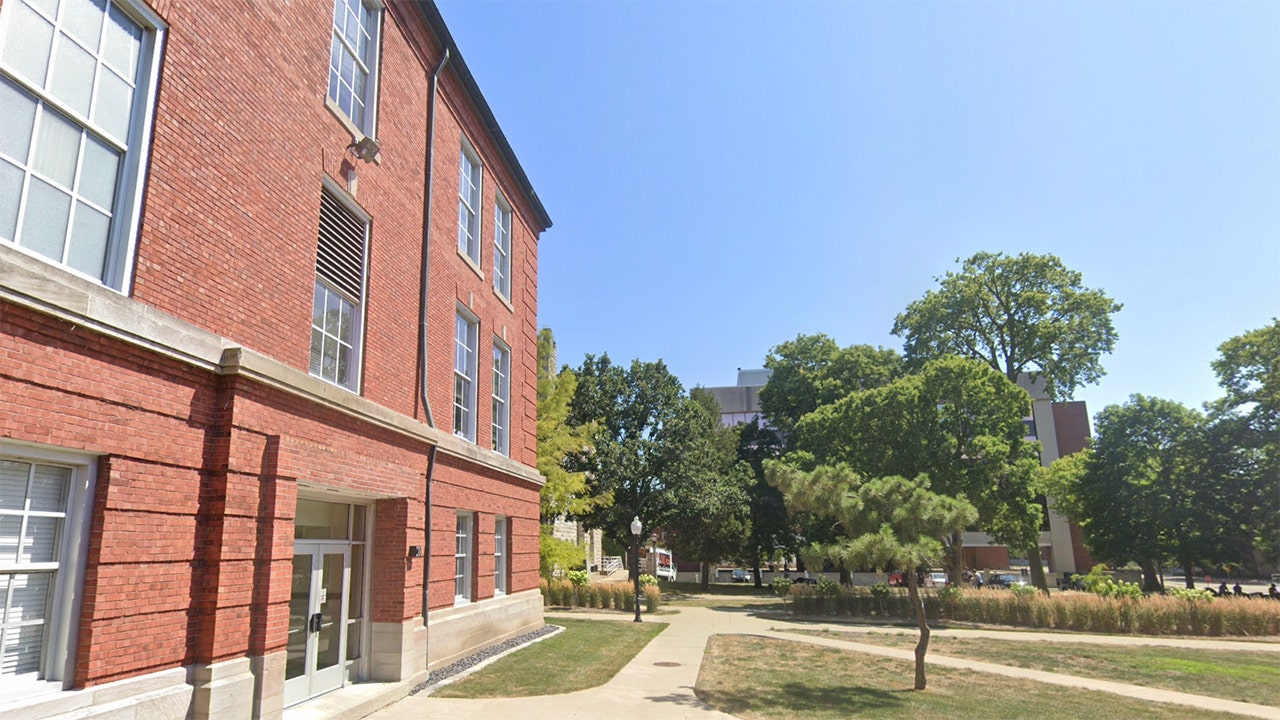 Illinois State University issues emergency alert for manhunt for gun-toting suspect