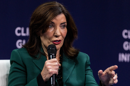 Gov. Hochul, New York lawmakers agree on criminal charge for wearing mask while committing crime