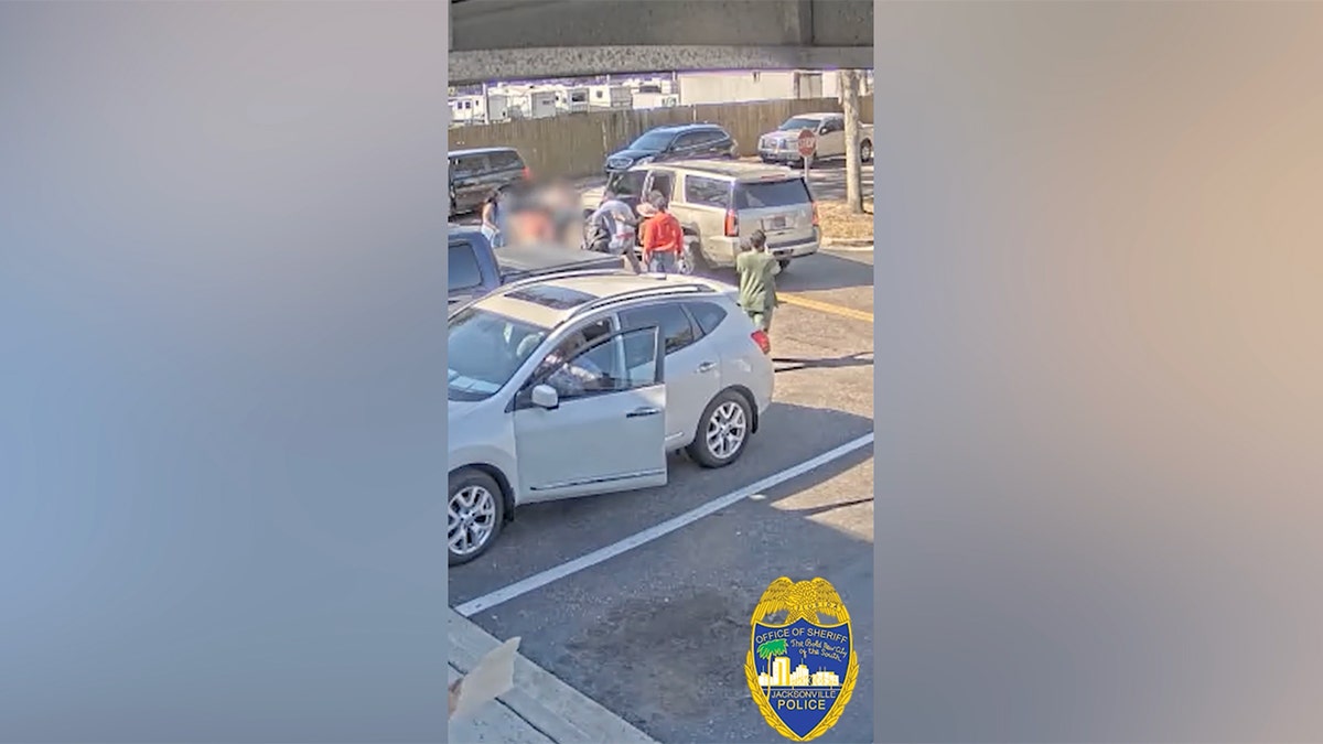Good samaritans stop kidnapping in progress of mother and two small children in Florida