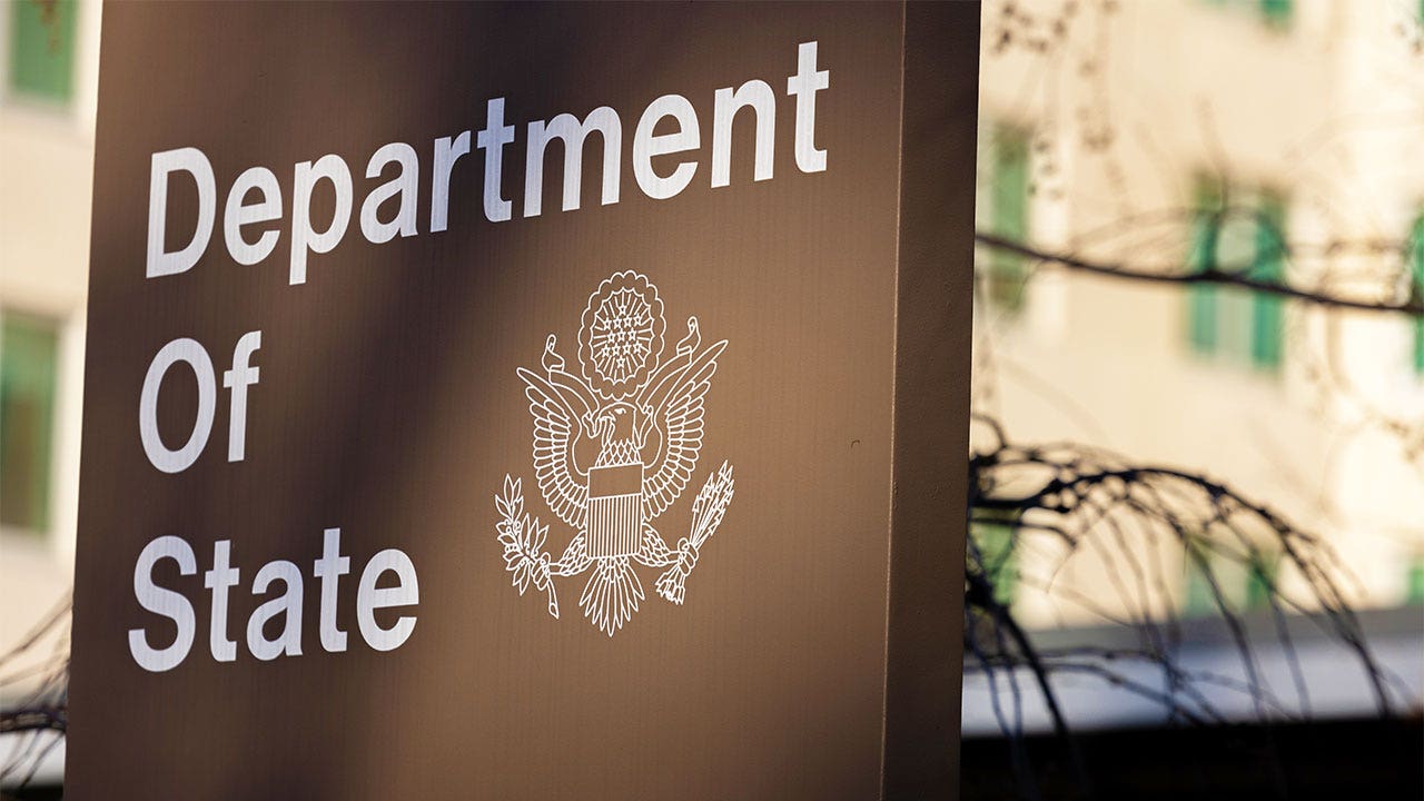 Former State Department analyst pleads guilty to embezzling more than 0K