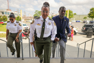 Democratic lawmakers demand Louisiana sheriff resign after 10 inmates escape jail