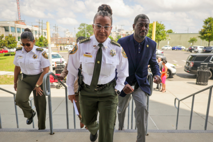 Democratic lawmakers demand Louisiana sheriff resign after 10 inmates escape jail