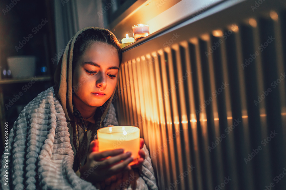 U.S. Faces Threat of Spain-Style Blackouts Amid Polarized Energy Debate, Warns Interior Secretary