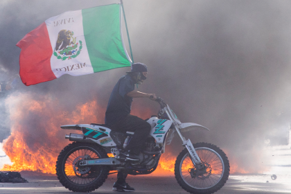 WATCH: Dem, media outlets insist LA anti-ICE riots are ‘peaceful’ despite violence, injured cops