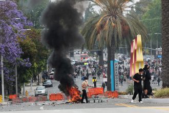 ‘Red flags’ expose paid agitators in violent anti-ICE riots, CEO says