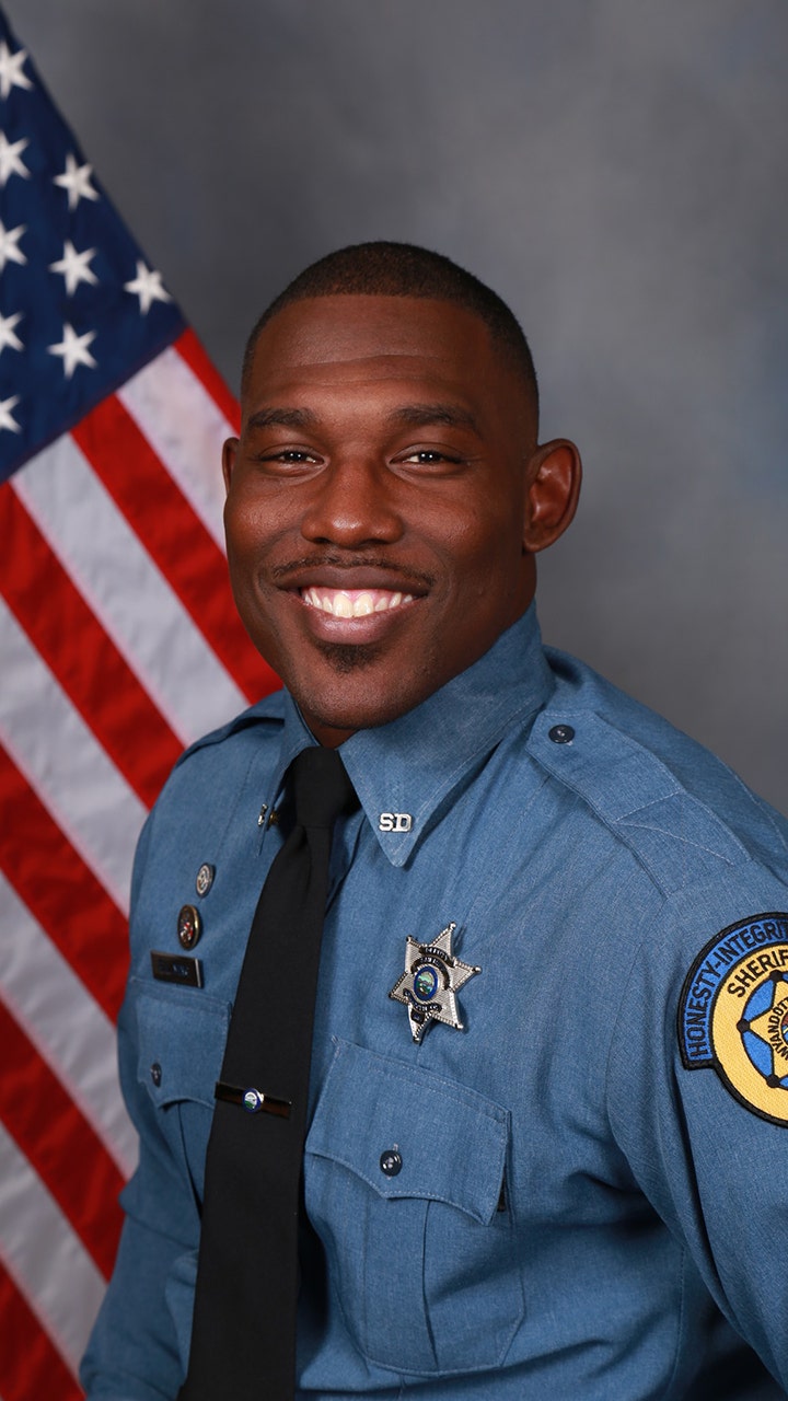 Kansas deputy fatally shot by suspect barricaded in house: sheriff