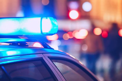 Armed Citizen Fires at Robbers After Woman Pistol-Whipped & Robbed in Chicago, Suspects Flee Unharmed