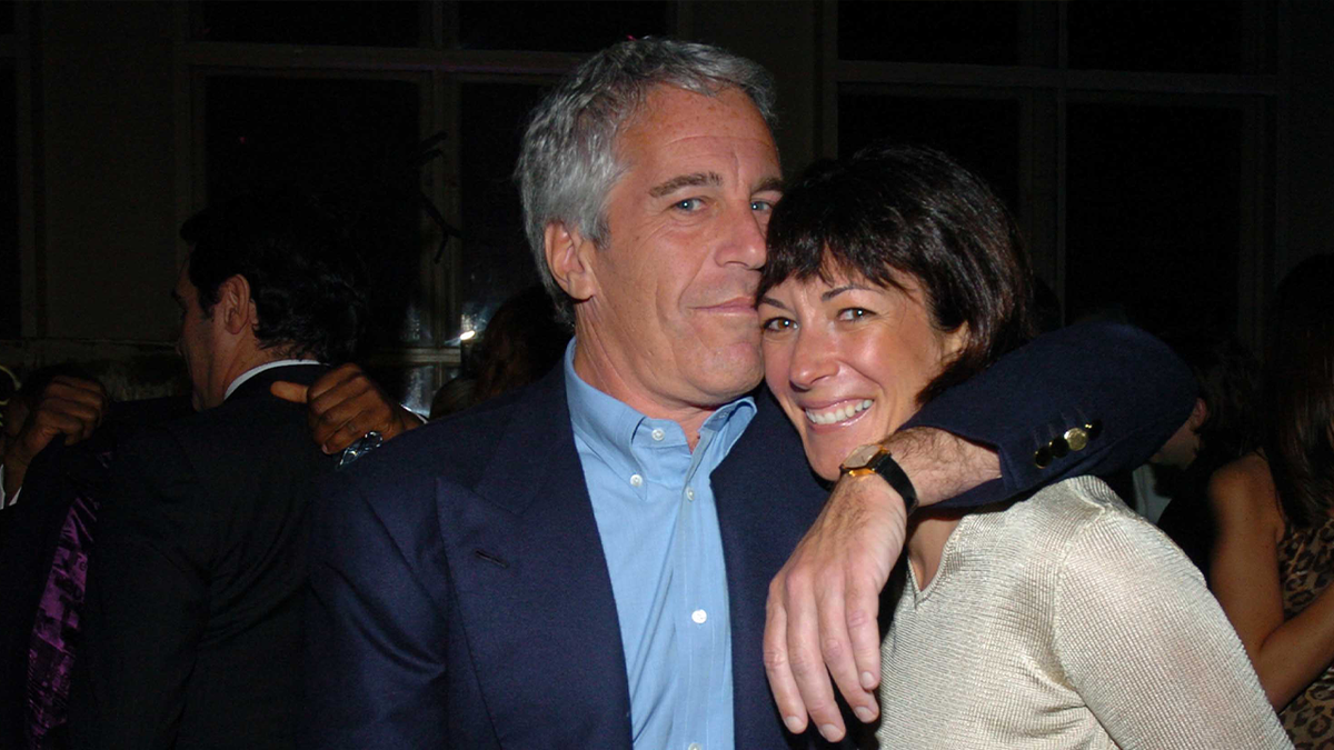 epstein with arm around maxwell at an NYC party