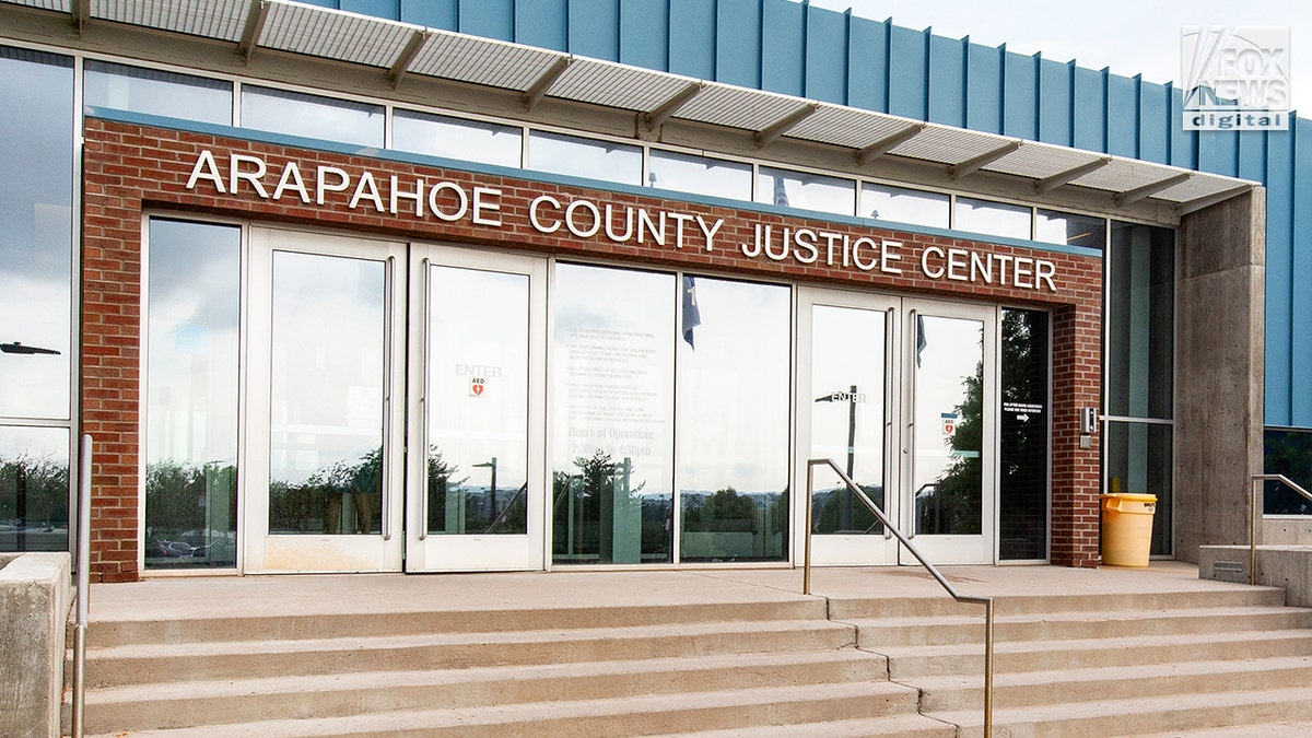 Court where dentist killer is on trial for his wife's murder.