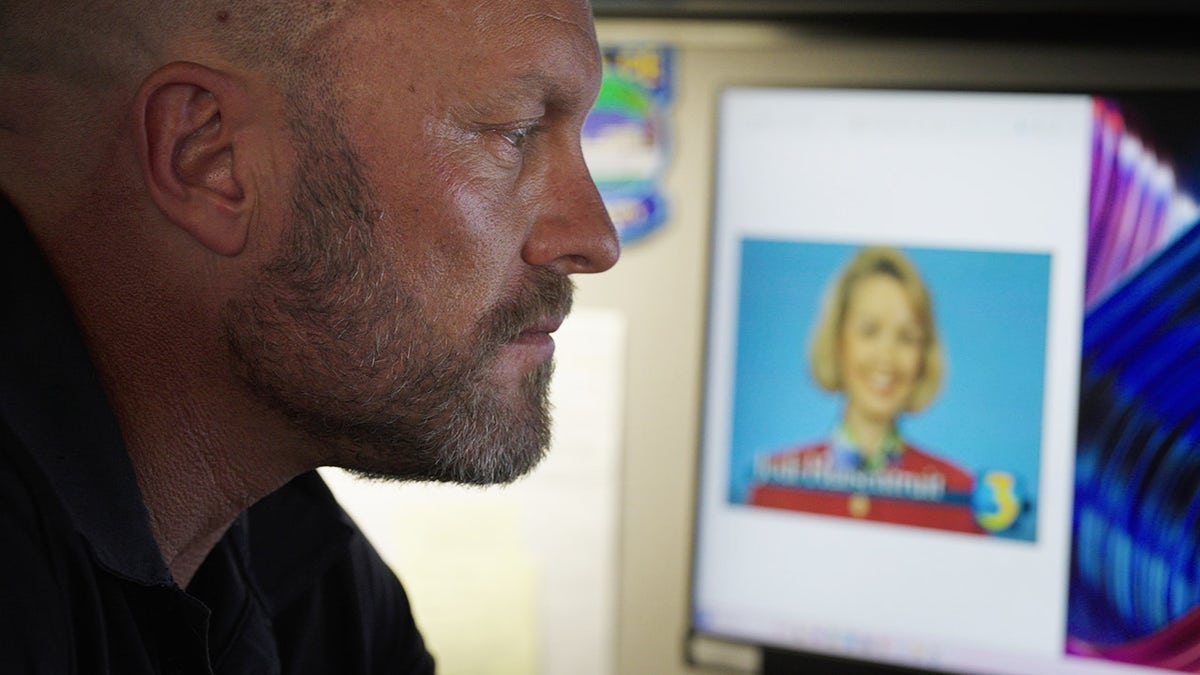 Mason City Police Investigator Terrance Prochaska working.