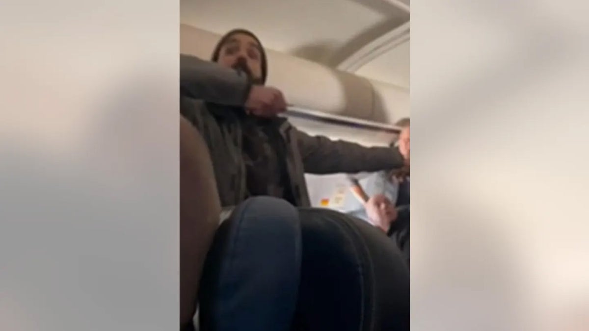 United Airlines flight incident involving passenger
