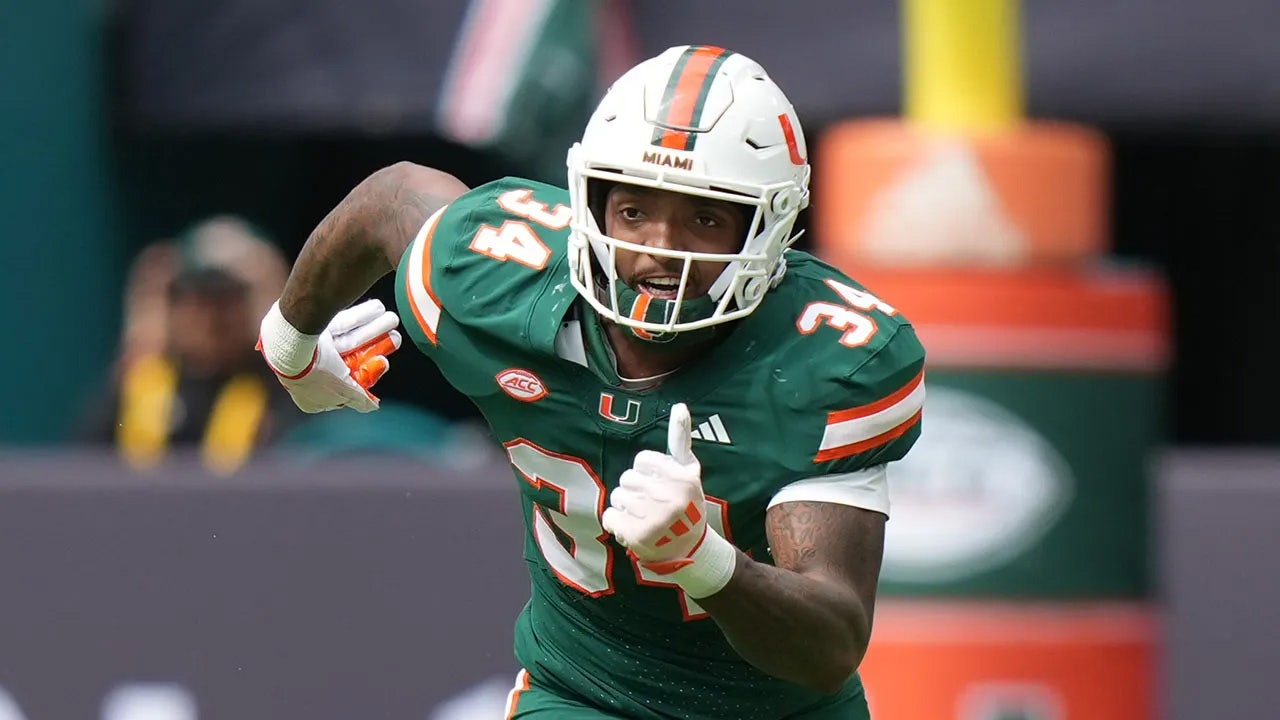 Miami football player Adarius Hayes surrenders to police on charges in fatal Florida crash
