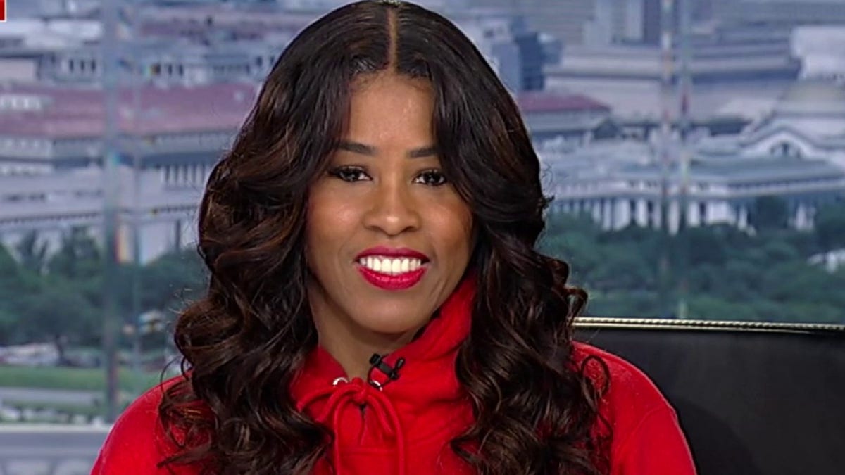 Chicago Flips Red Vice President Danielle Carter-Walters joins "America Reports" to speak out against the city's response to the migrant crisis.