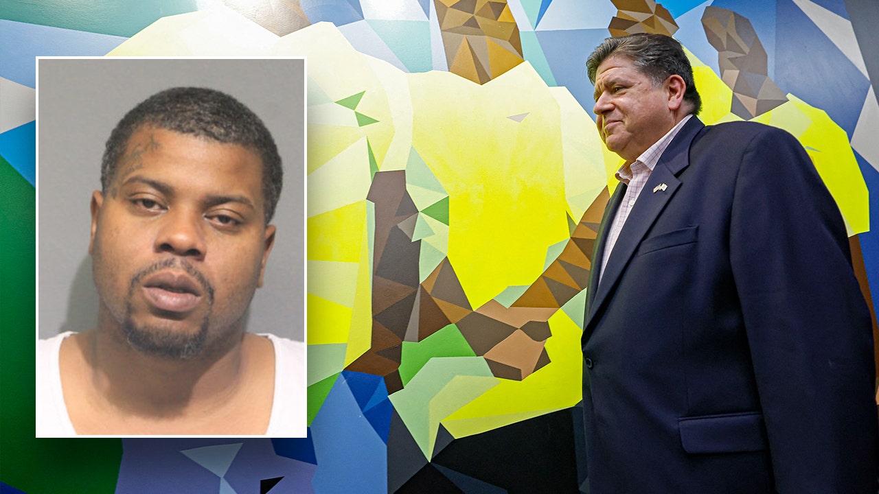 Pritzker’s office scrubs photo with Chicago ‘peacekeeper’ later charged in deadly robbery