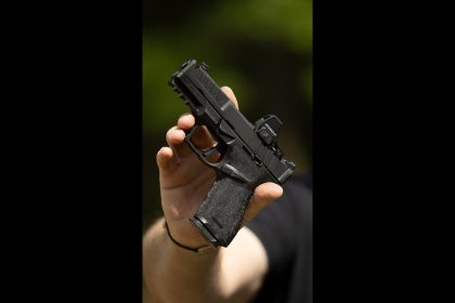 Which would you rather have for concealed carry? (Echelon 4 Comp vs Bodyguard 2)