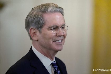 Ruling Class Members Threaten To Punch Each Other