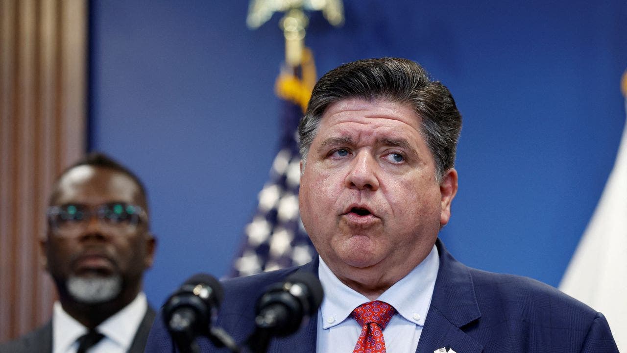 Trump escalates fight with Pritzker as bloody Chicago weekend sparks troop warning