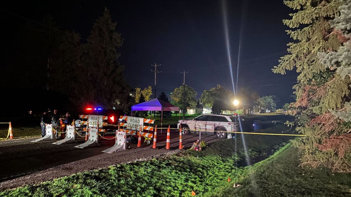 Police blockade the road to Grand Blanc' Mormon church