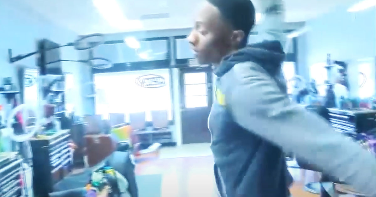 Machete-Wielding Robber Storms Barber Shop, Says ‘You Know What This Is’ — Gets Shot by Employee