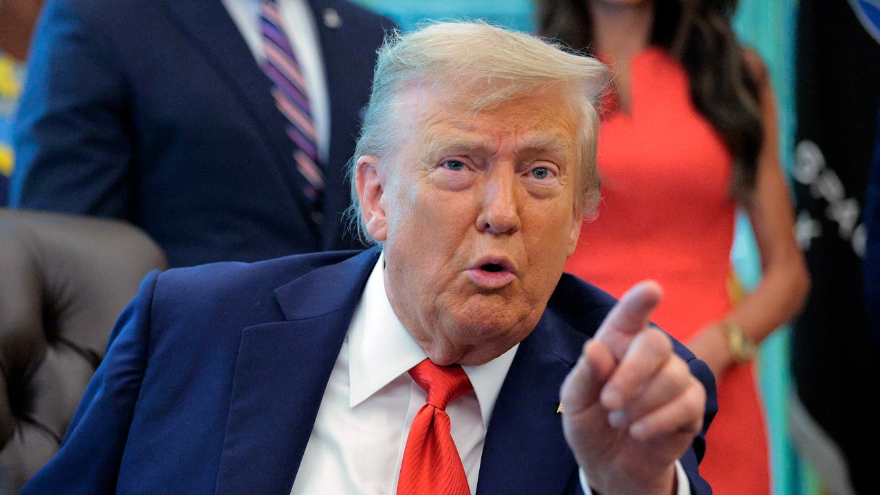 Trump roils Chicago Democrats with ‘Apocalypse Now’ meme hinting at National Guard deployment