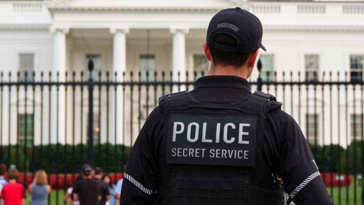 Secret Service outside the White House