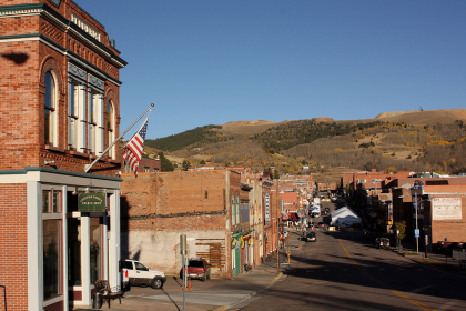 Bank robbers turn blue state into hot spot for heists as bandits grow bolder, industry leader warns