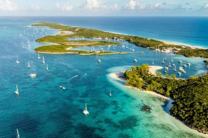 Eight Americans arrested in Bahamas after authorities discover ‘high-powered weapons’ cache, ammunition