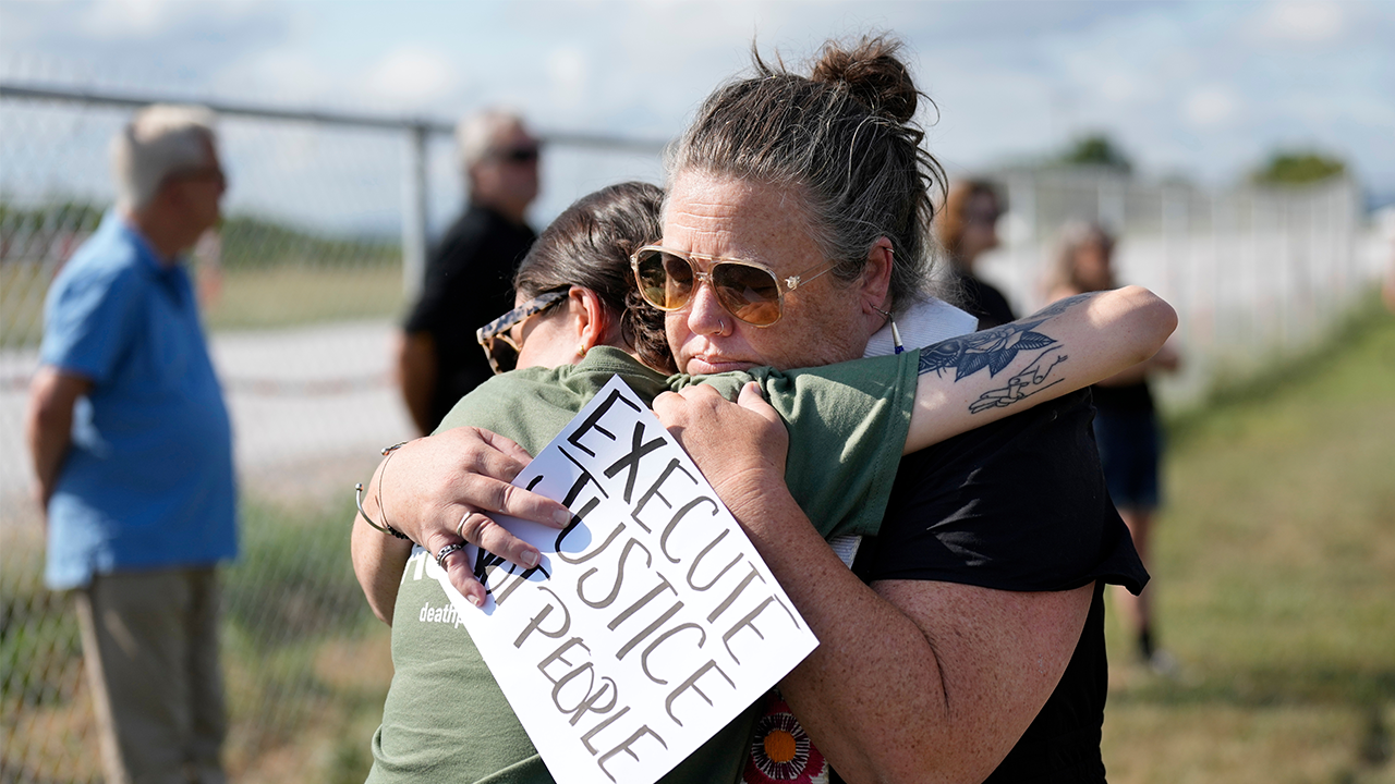 Tennessee sued over limited access to executions as media demand transparency