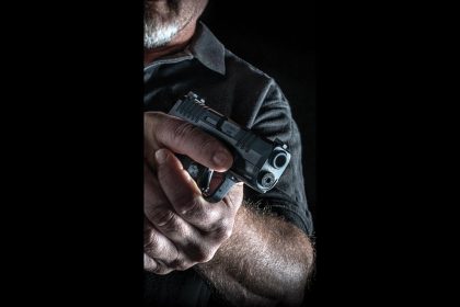 Was he justified to draw his 🔫?