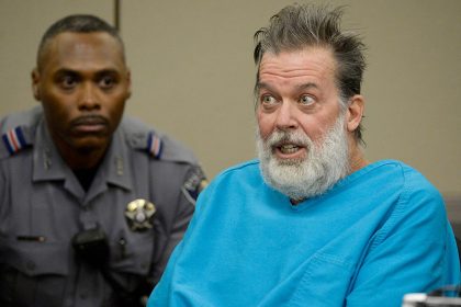 Suspect in Colorado Planned Parenthood shooting dies in federal custody
