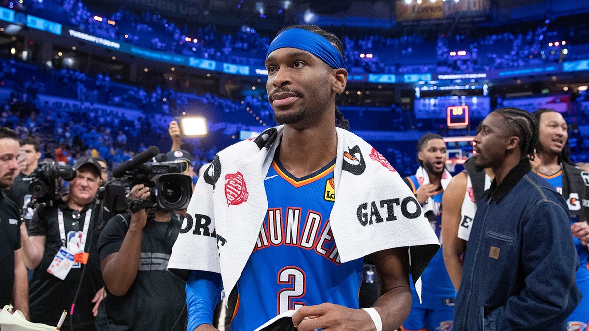 Shai Gilgeous-Alexander on court