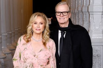 Hilton magnate turns the tables on burglars, defends multimillion-dollar LA home with shotgun