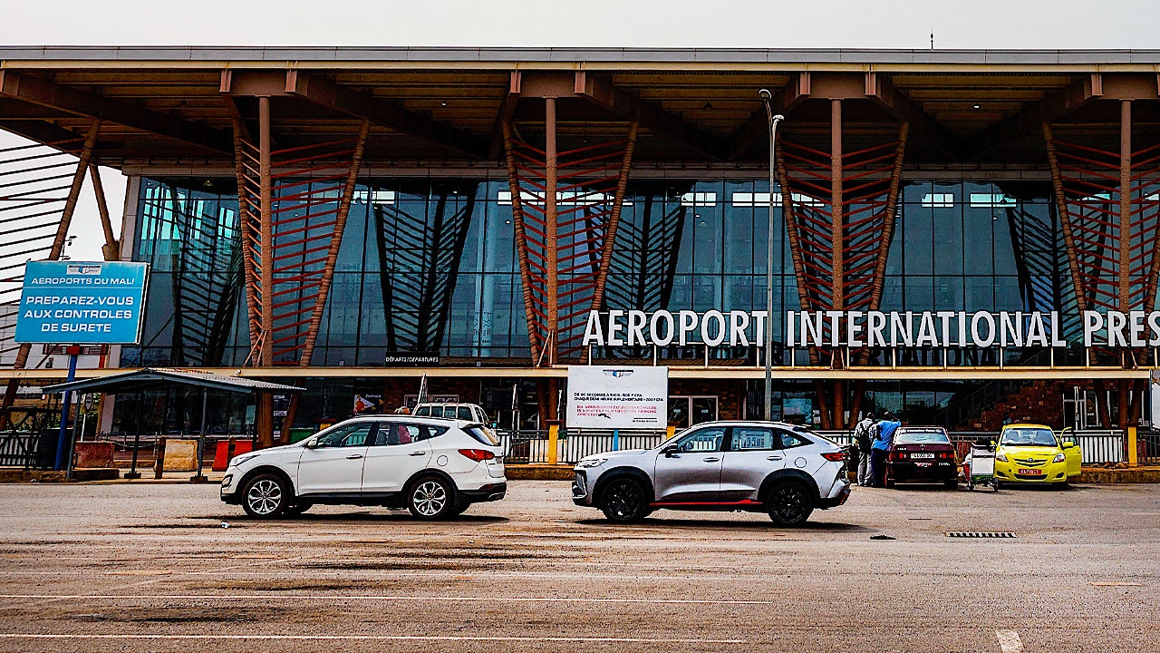 ‘Depart immediately’: State Department warns Americans as al Qaeda threatens to overrun African Nation