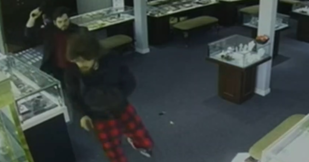VIDEO: Jewelry Store Robbery Attempt In Murray Ends With Manager Firing Back