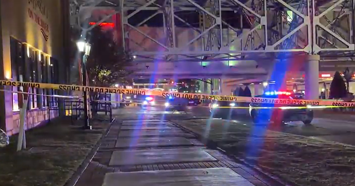 Guest Stabs Attacker In Neck Outside Ballys In Apparent Self Defense