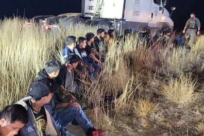 Video shows 23 illegal immigrants found hidden in truck cab during tense traffic stop: police