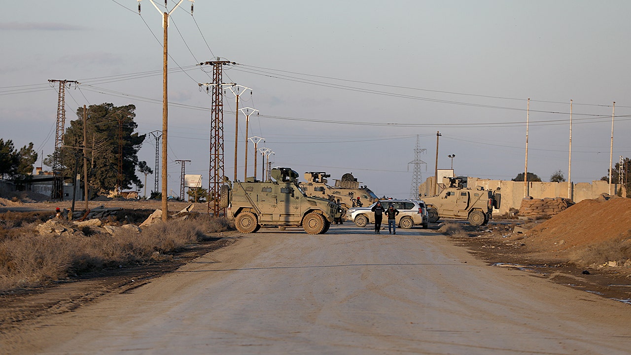 ISIS fighters break free from Syrian jail amid chaotic government handover