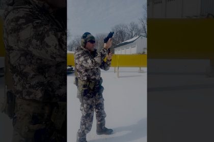 How to train in cold weather AND stay warm #shorts #snow #military #tips