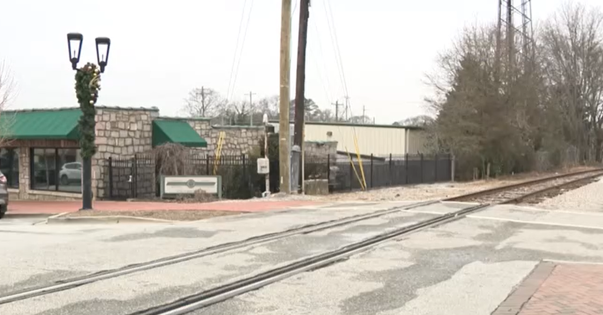 Knife Vs. Gun: Fatal Shooting Outside Ollie’s Tavern Deemed Justified