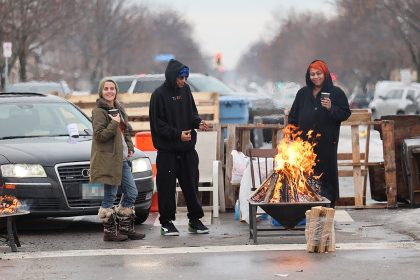 Minneapolis ICE shooting agitators set up camp, barricade roads as schools, businesses close in city on edge