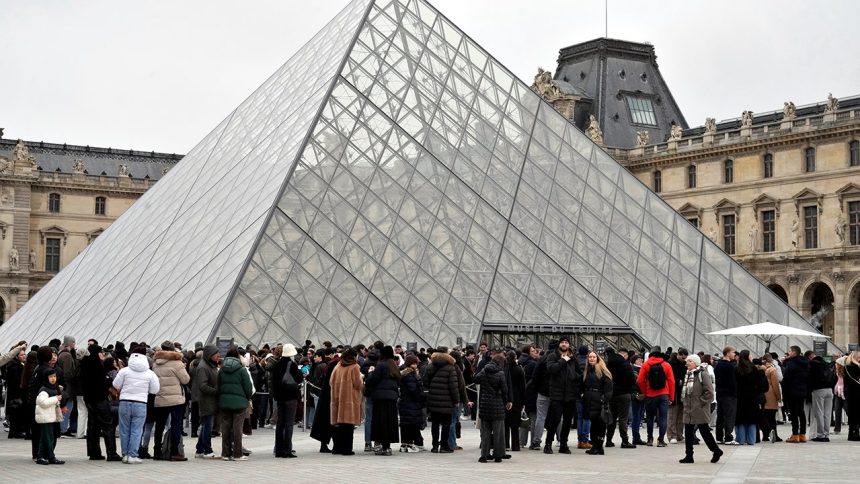 Louvre Museum director resigns following 2M theft of crown jewels